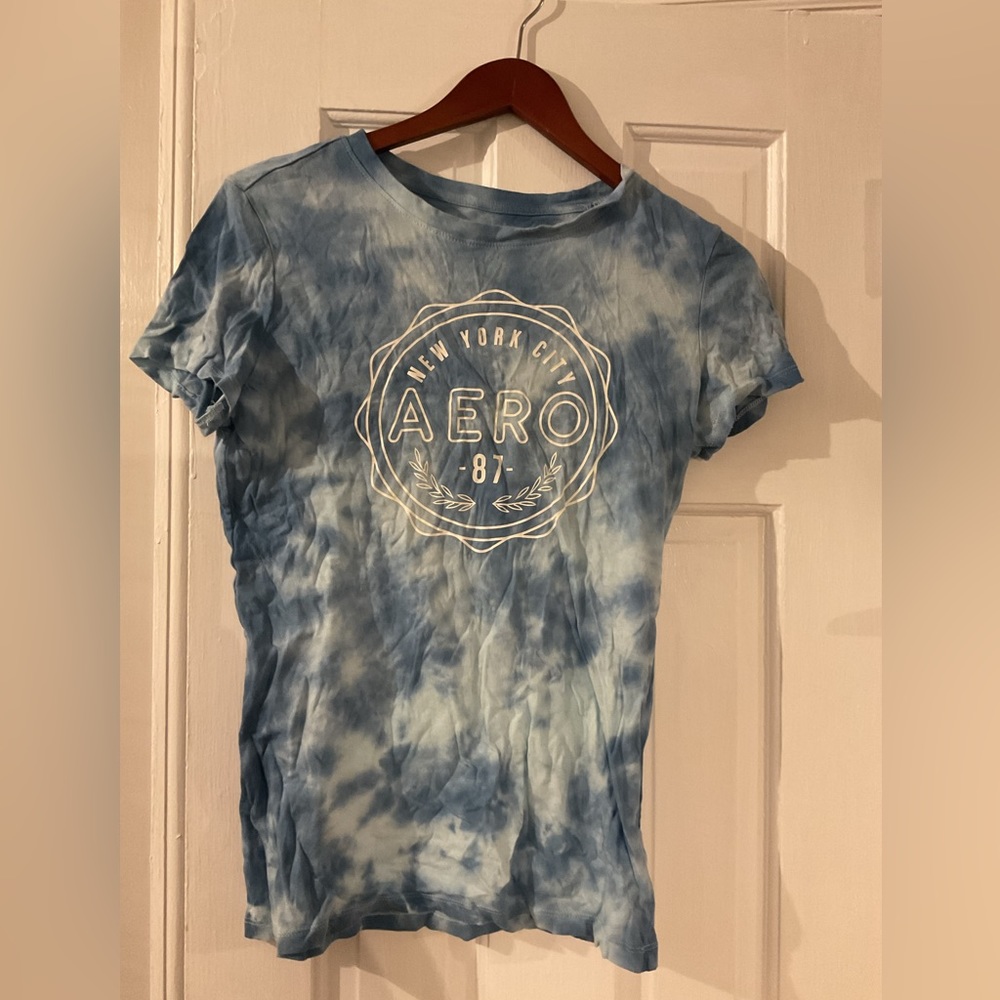 Aeropostale white and blue T-shirt